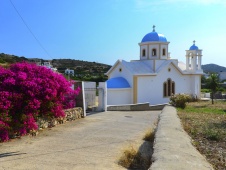 كنيسة صغيرة ملونة على جزيرة ليبسي